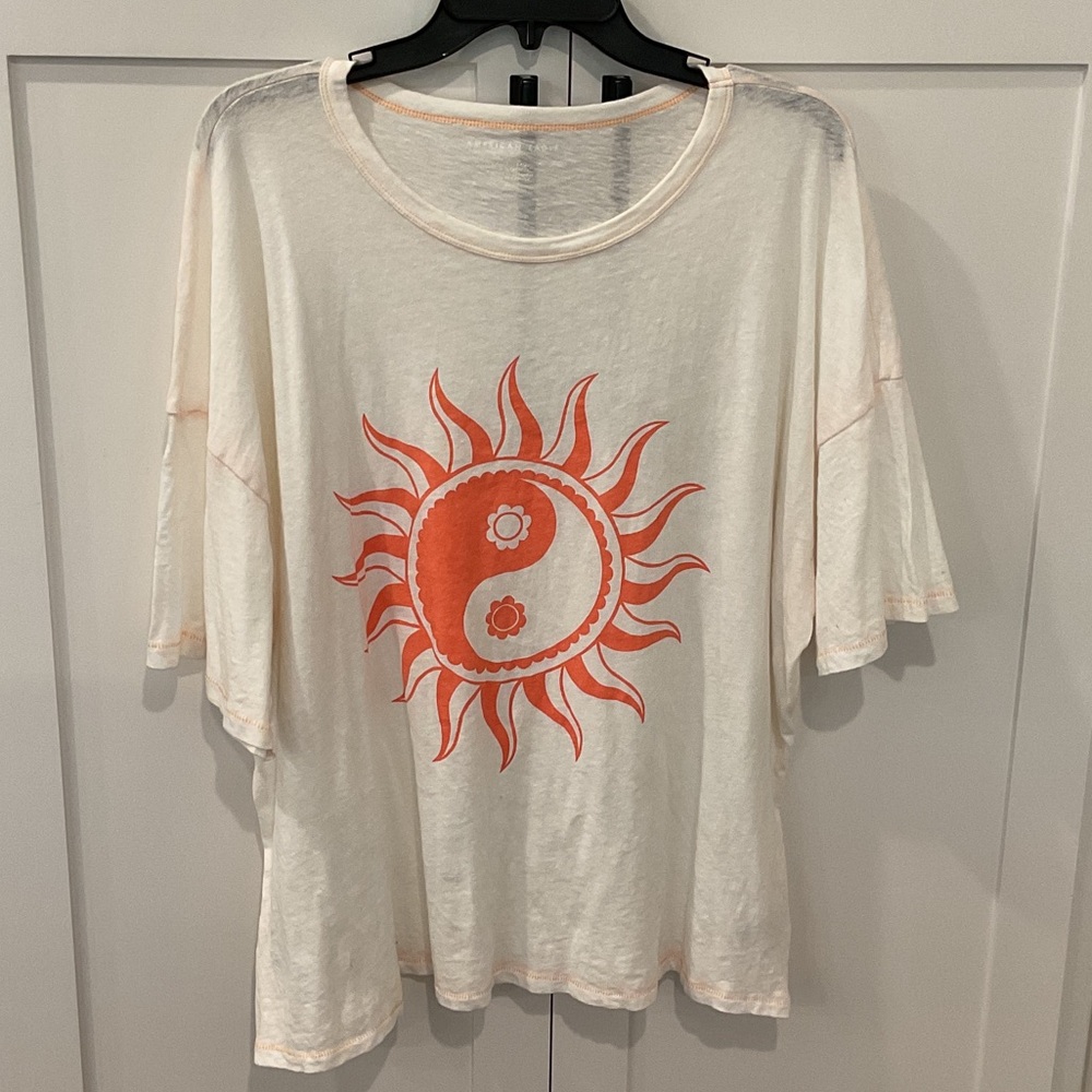 American Eagle Outfitters Cream and Orange Graphic Tee